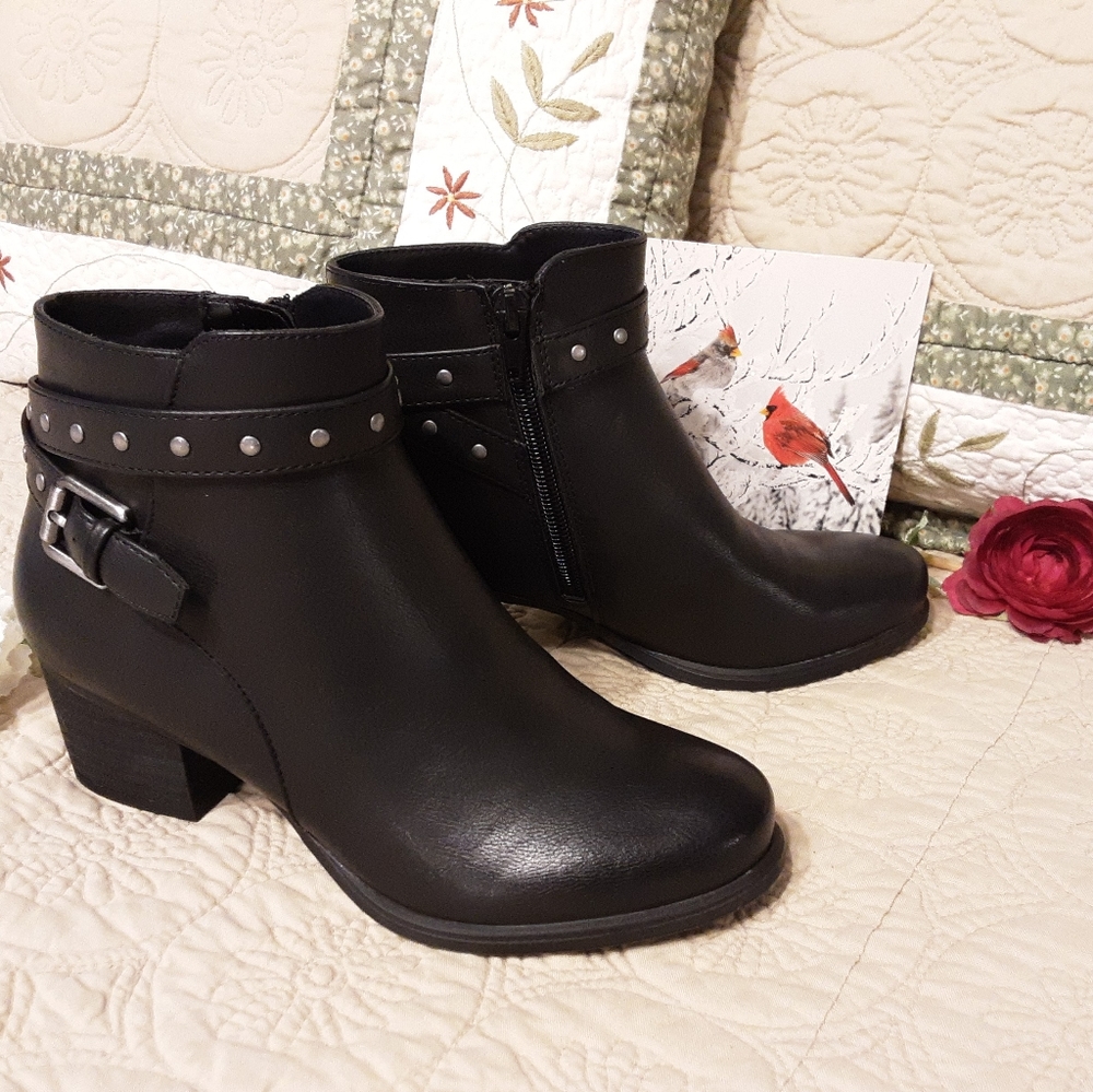 N/W/TAGS "CARRIE" SOUL NATURALIZER ANKLE BOOTIES, SIZE 5.5 MEDIUM BLACK - Picture 16 of 16